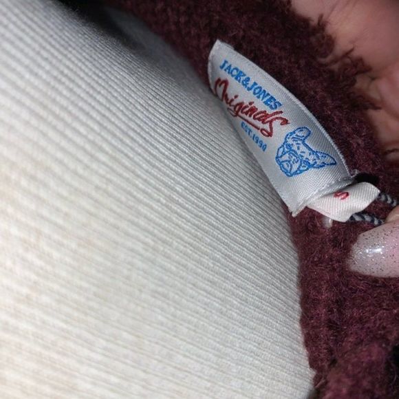 NWT Jack and Jones Burgundy Distressed Sweater - Picture 7 of 8
